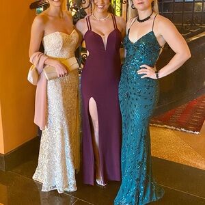 La Femme Open Back Jersey Gown – Dark Berry – Size 4